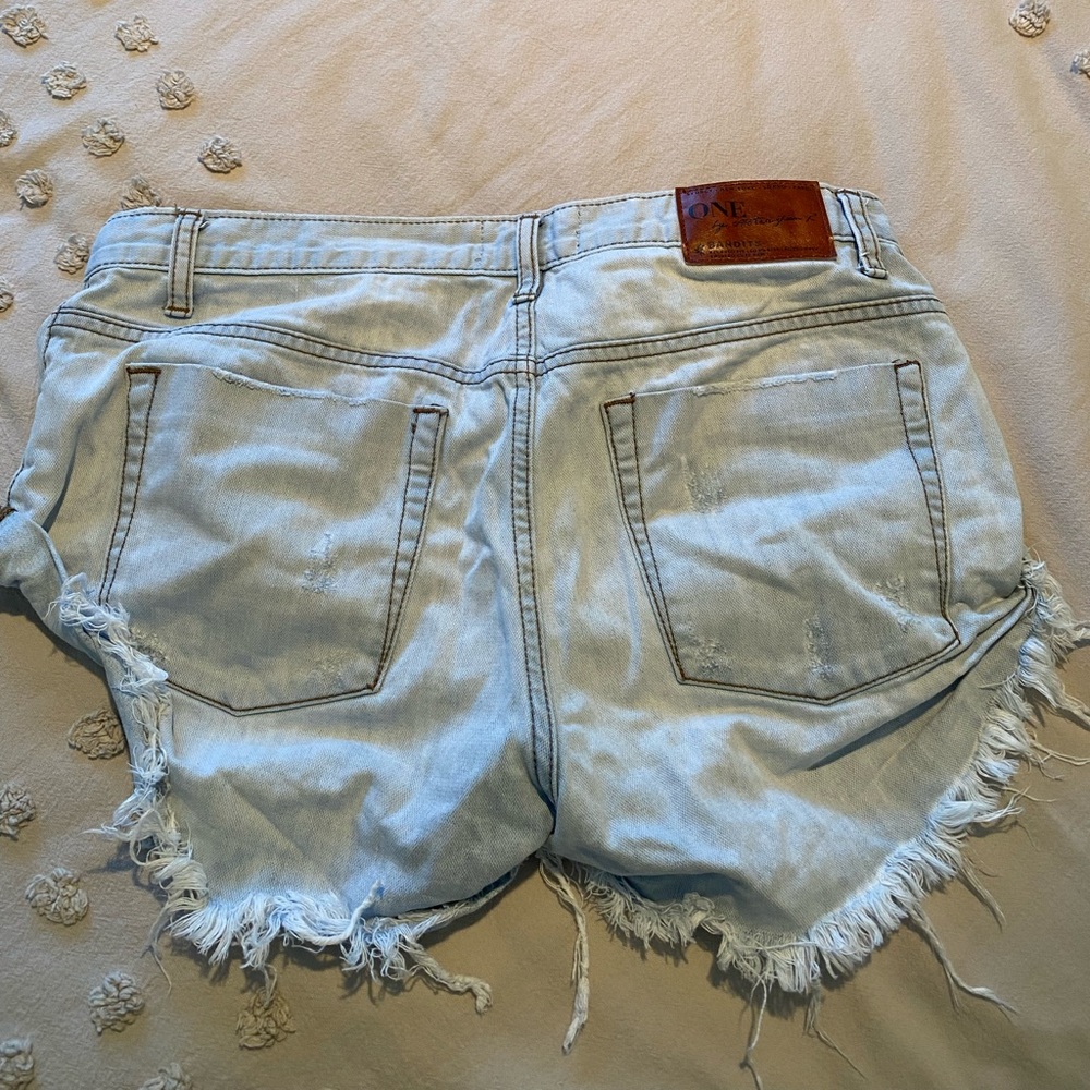 One-teaspoon light washed denim shorts